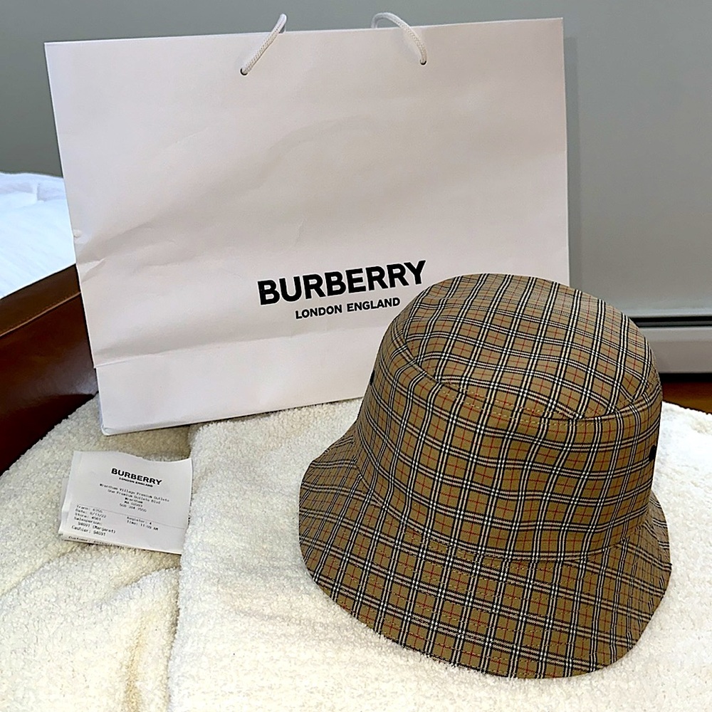 Burberry Bucket Hat- size L